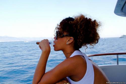 Rihanna отдыхает в Италии (август 2011)